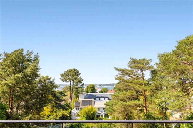 3 bed property, in Seacombe Road, £615,000