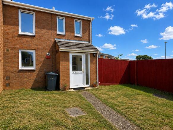 3 bed property, in Tintagel Close, £250,000
