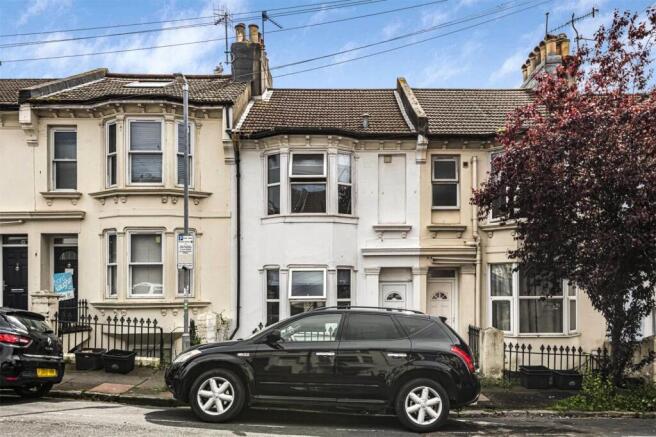 4 bed property, in Newmarket Road, £450,000