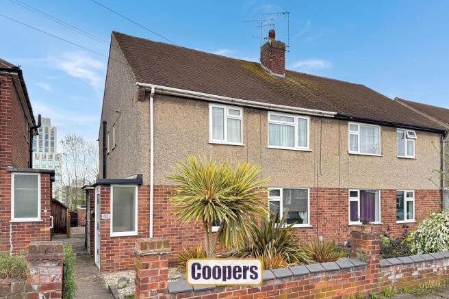 2 bed property, in Michaelmas Road, £163,500