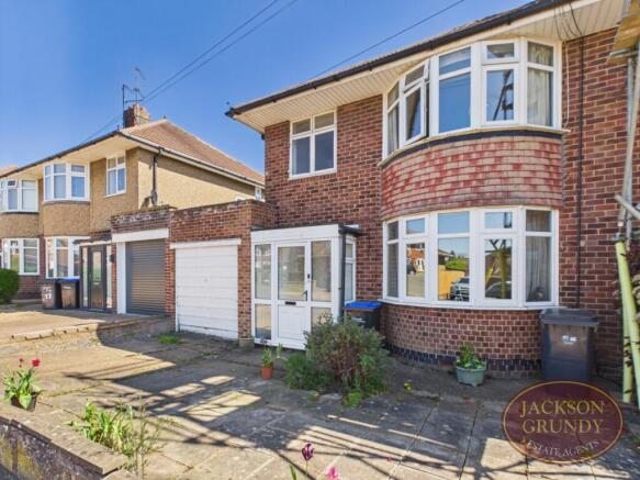 3 bed property, in Thornby Drive, £280,000