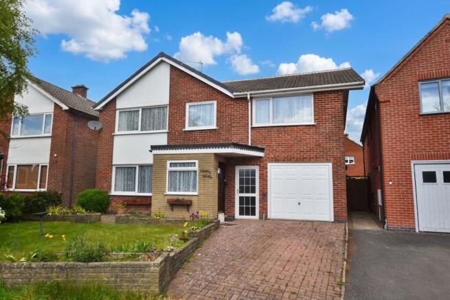 4 bed property, in Preston Close, £429,950