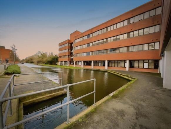 1 bed property, in Walton Street, £150,000