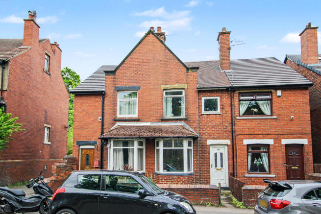 3 bed property, in Park View, £115,000