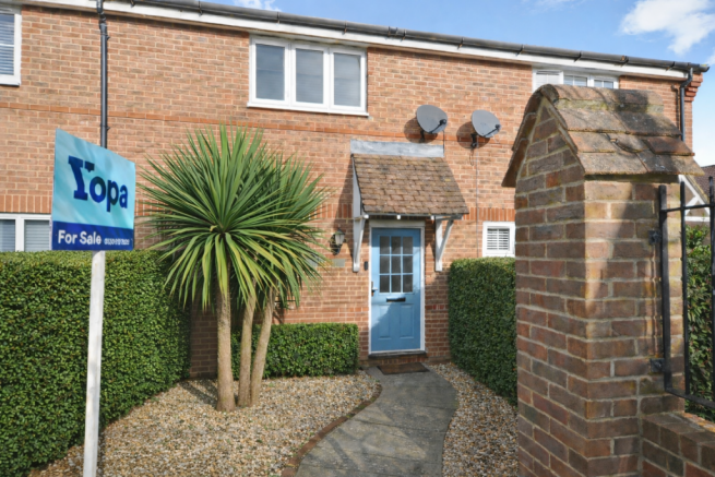 2 bed property, in Wansbeck Close, £325,000