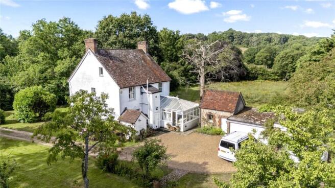 5 bed property, in Stane Street, £800,000