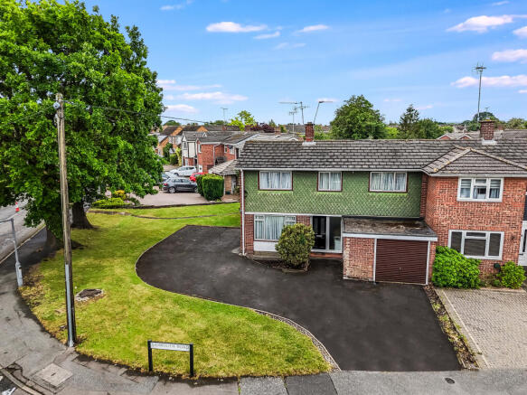 3 bed property, in Sidmouth Road, £435,000