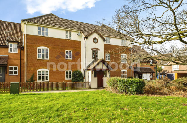 2 bed property, in Hock Coppice, £130,000