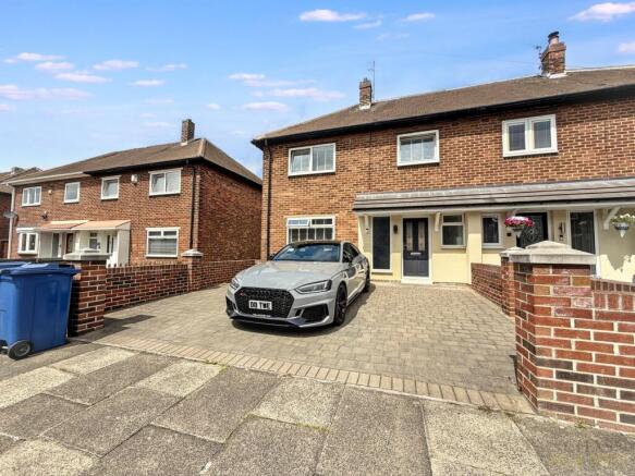 3 bed property, in Windermere Crescent, £174,950