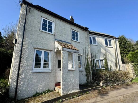 3 bed property, in Lower Coombses, £225,000