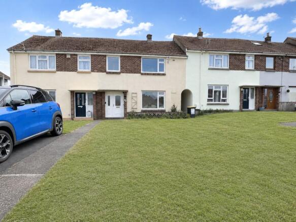 3 bed property, in Coombs Drive, £80,000