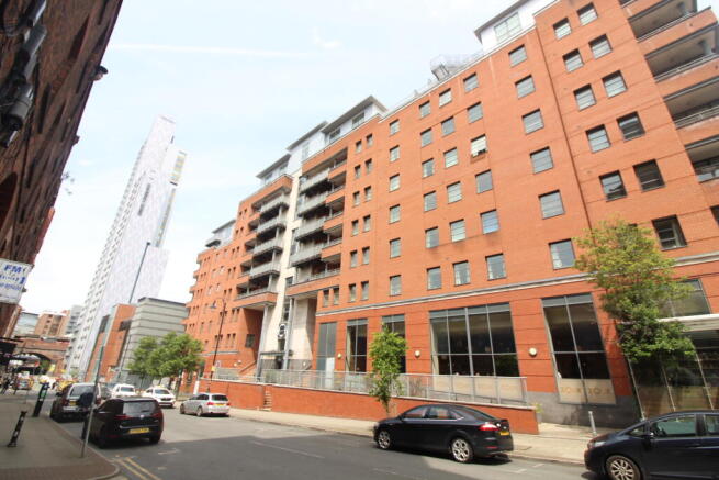 2 bed property, in Apartment 6, £140,000