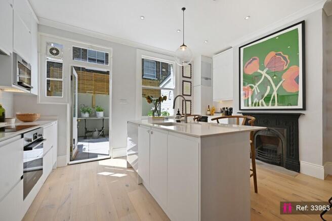 3 bed property, in Thorpebank Road, £875,000