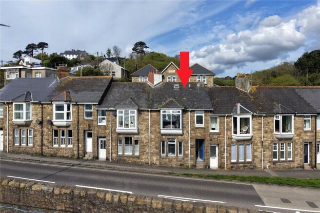 2 bed property, in Chyandour Cliff, £245,000