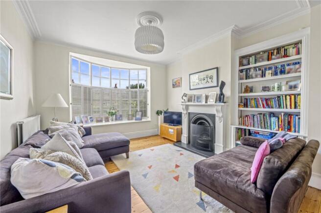 3 bed property, in Uxbridge Road, £850,000