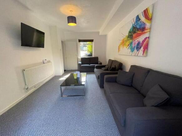 6 bed property, in Colbourne Avenue, £535,000