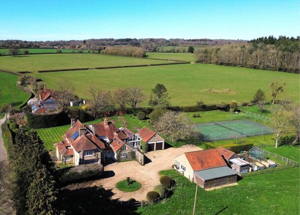 5 bed property, in Path Hill, £2,500,000