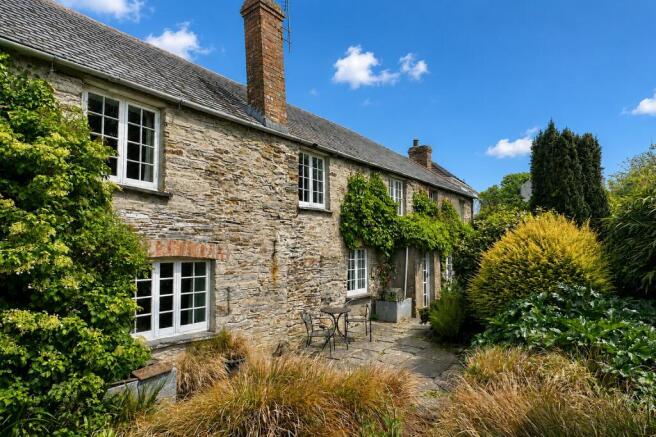 5 bed property, in Carloggas Farmhouse, £725,000