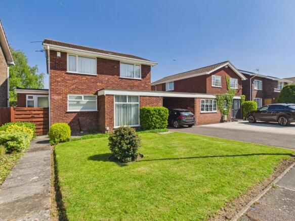 4 bed property, in Oaklands, £450,000