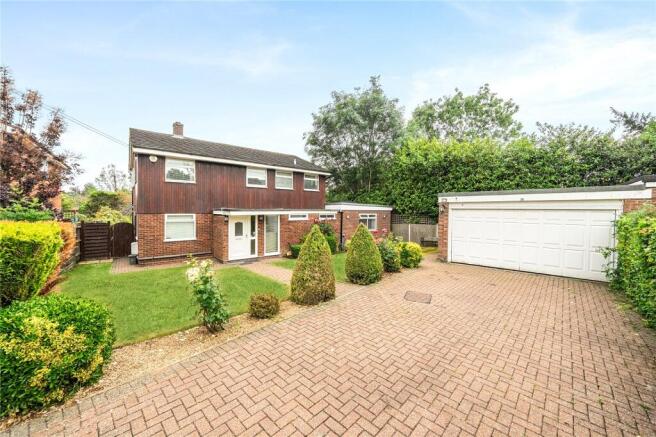 4 bed property, in Brookdene Drive, £1,250,000