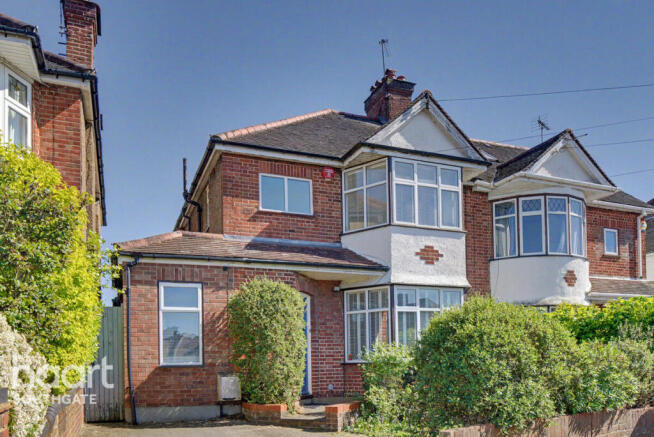 3 bed property, in Friars Walk, £800,000