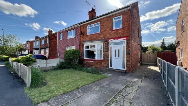 3 bed property, in Lodge Road, £140,000
