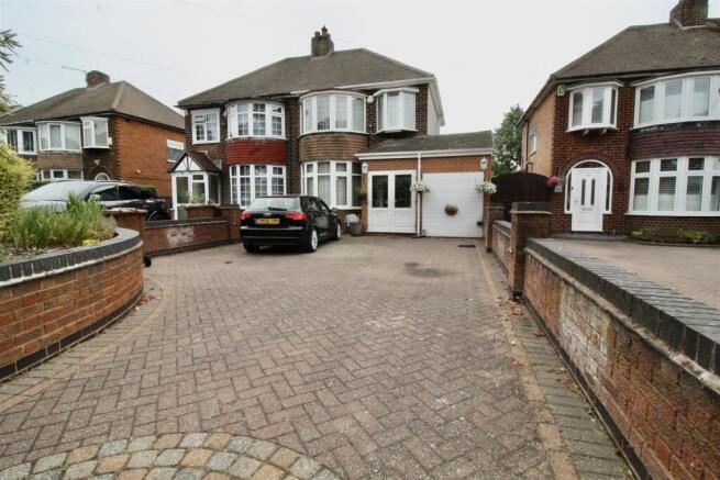 3 bed property, in Water Orton Road, £325,000