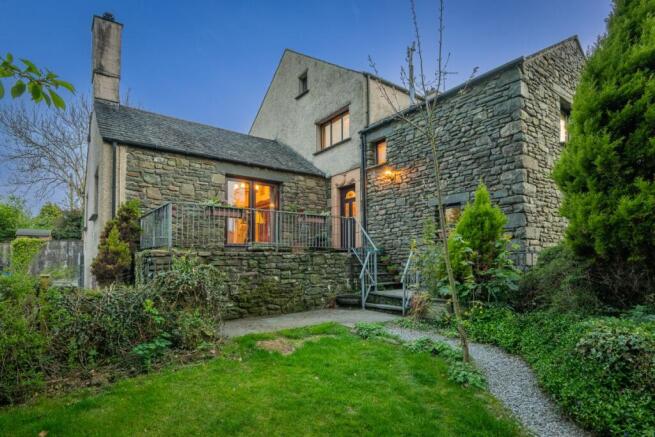 6 bed property, in Great Eskrigg End, £875,000