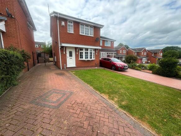 3 bed property, in Thames Way, £200,000