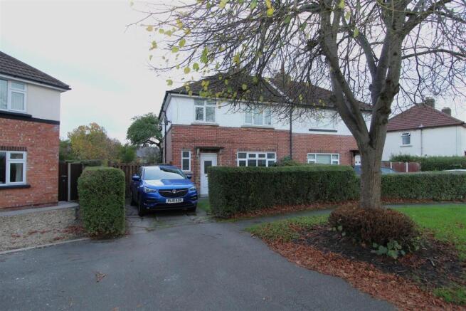 3 bed property, in Thompson Avenue, £175,000