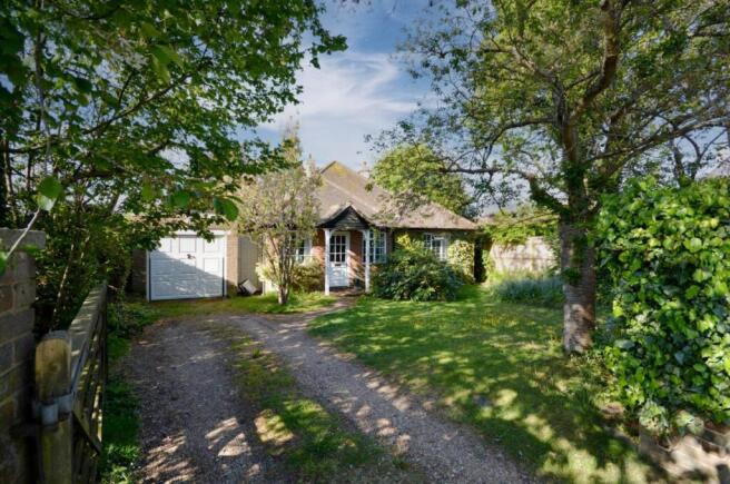 3 bed property, in School Lane, £1,200,000