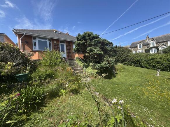 3 bed property, in St. Georges Hill, £150,000
