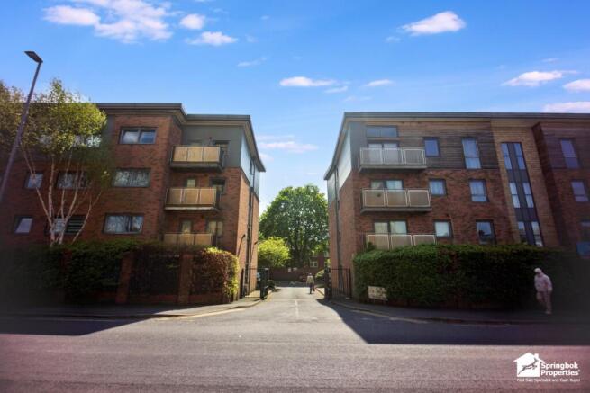 1 bed property, in Eccles Fold, £90,000