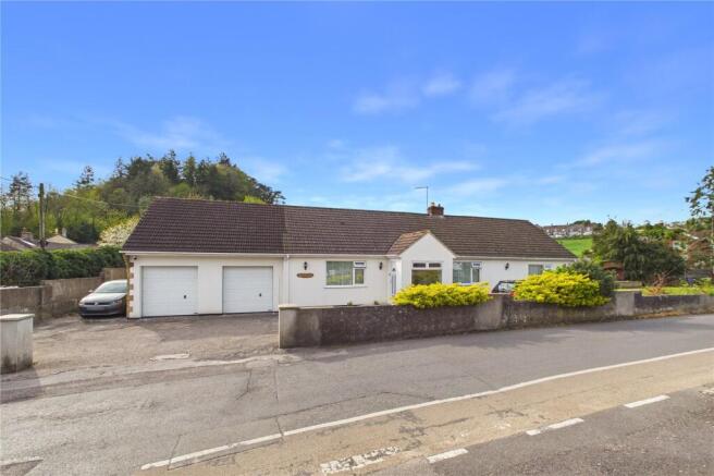 3 bed property, in Smallcombe Road, £550,000