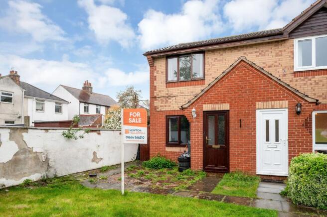 2 bed property, in Duke Street, £190,000