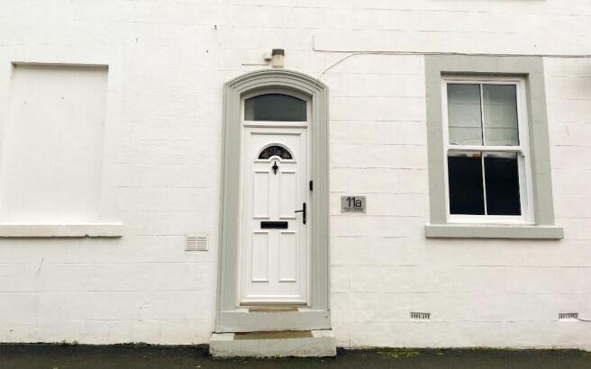 2 bed property, in Elgin Street, £170,000