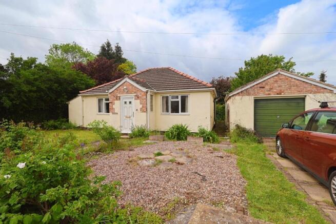 3 bed property, in Croeshowell Lane, £250,000