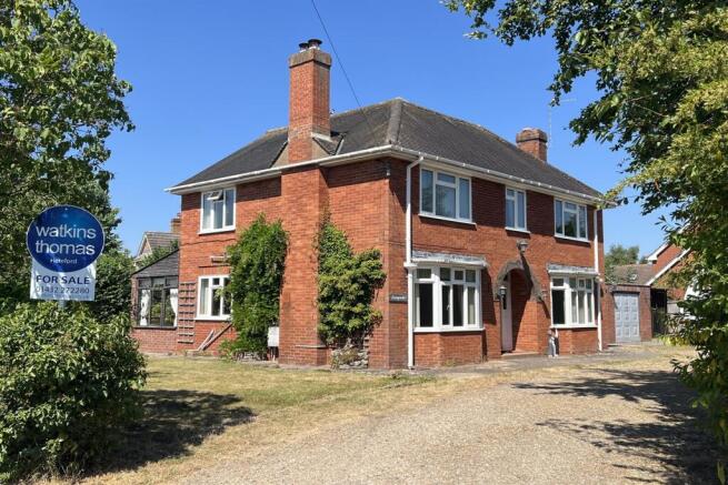 3 bed property, in Bartestree, £450,000