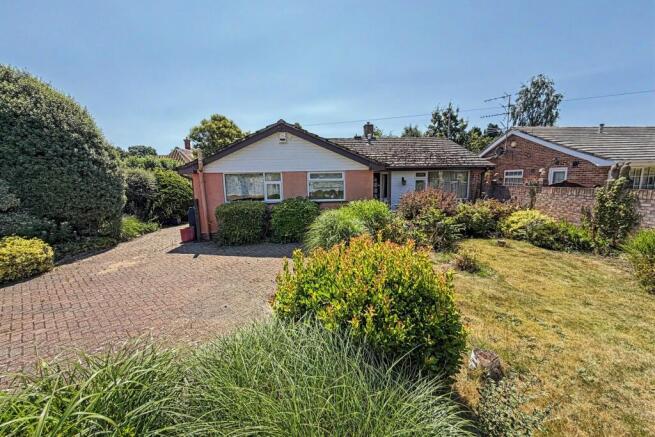3 bed property, in Wimborne, £475,000