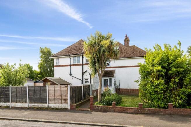 4 bed property, in Surrenden Road, £525,000