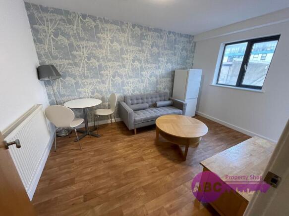 1 bed property, in Bridport Street, £60,000