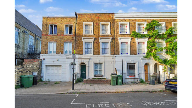 1 bed property, in Flat A, £265,000