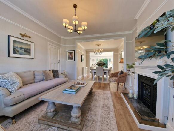 3 bed property, in Greenhill, £600,000