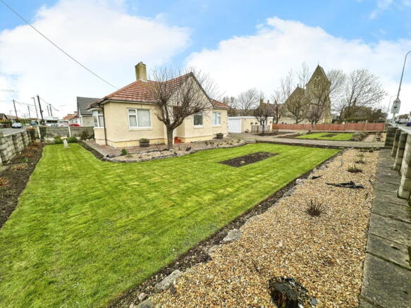 2 bed property, in Towyn Road, £200,000