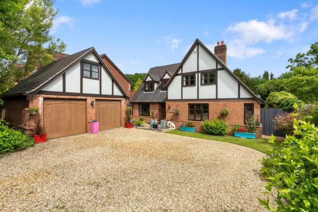 4 bed property, in Mill Lane, £800,000
