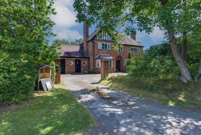 3 bed property, in Black Firs Lane, £825,000