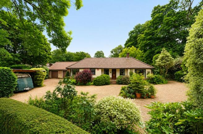 4 bed property, in Holly Hill Lane, £1,125,000