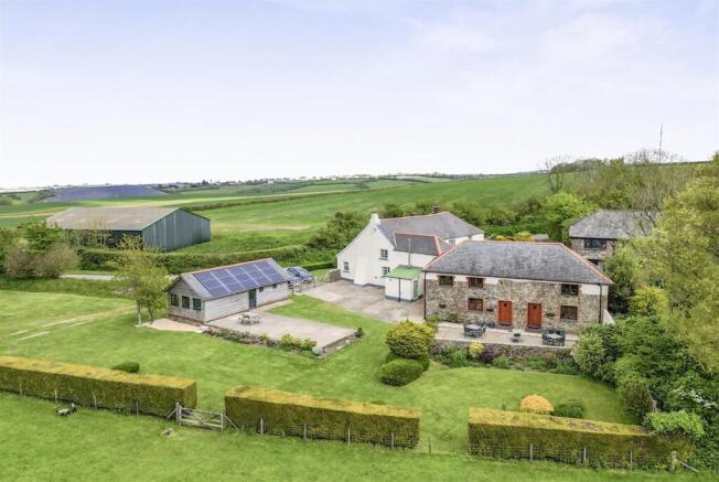 4 bed property, in Nr Great Torrington, £1,250,000