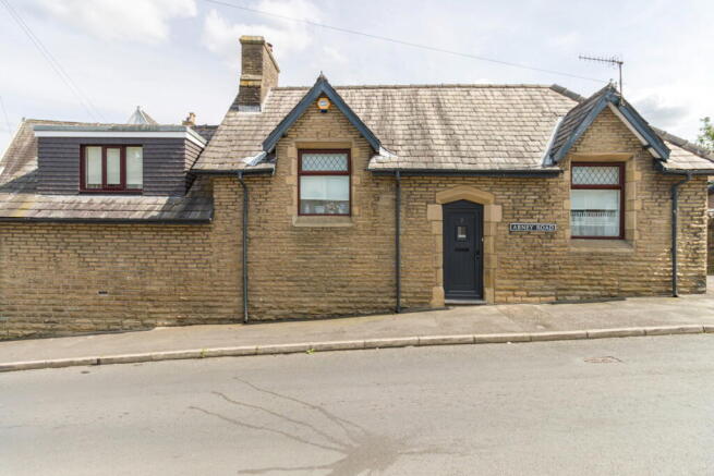 4 bed property, in Abney Road, £215,000