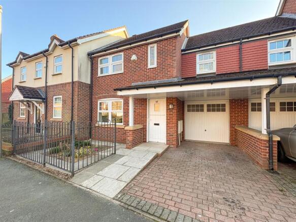 3 bed property, in Galloway Green, £250,000